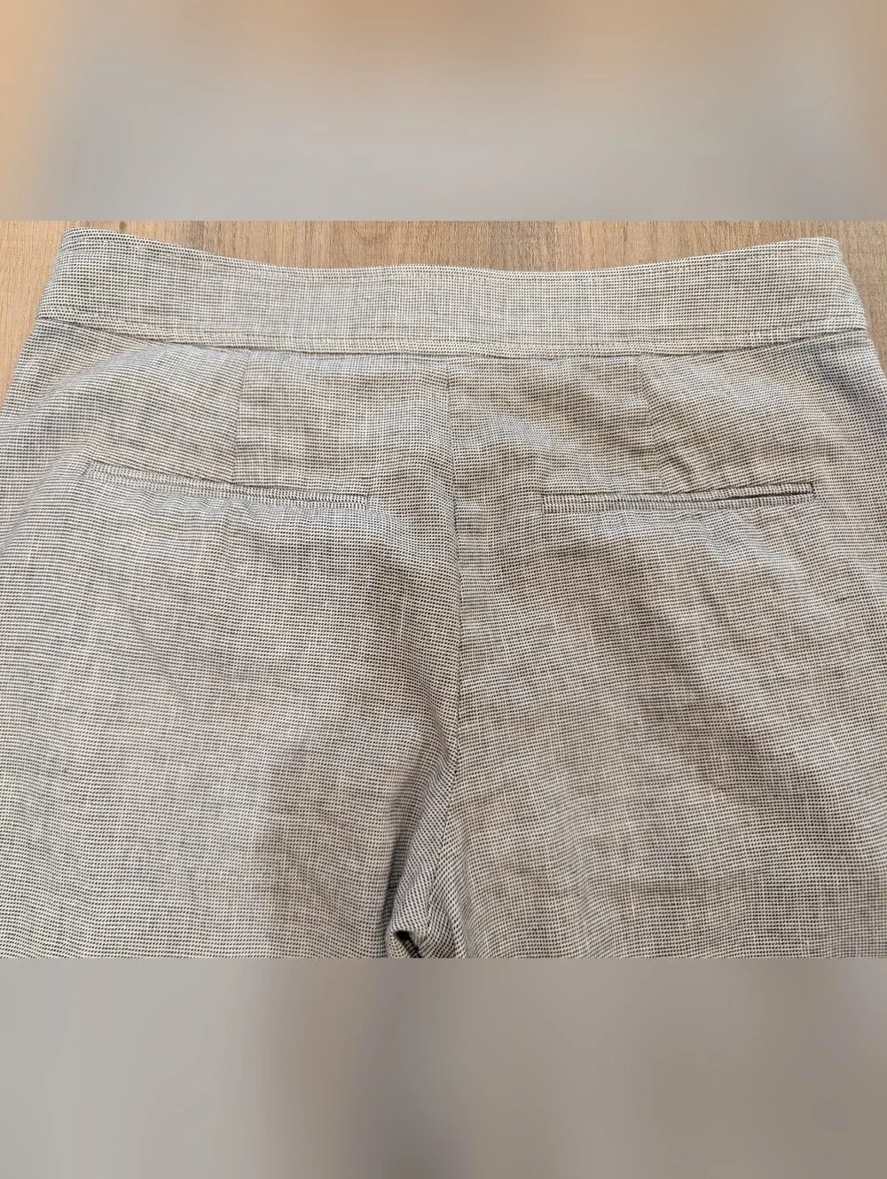 Club Monaco Light Gray Wide-Leg Cropped Capris - Picture 6 of 9
